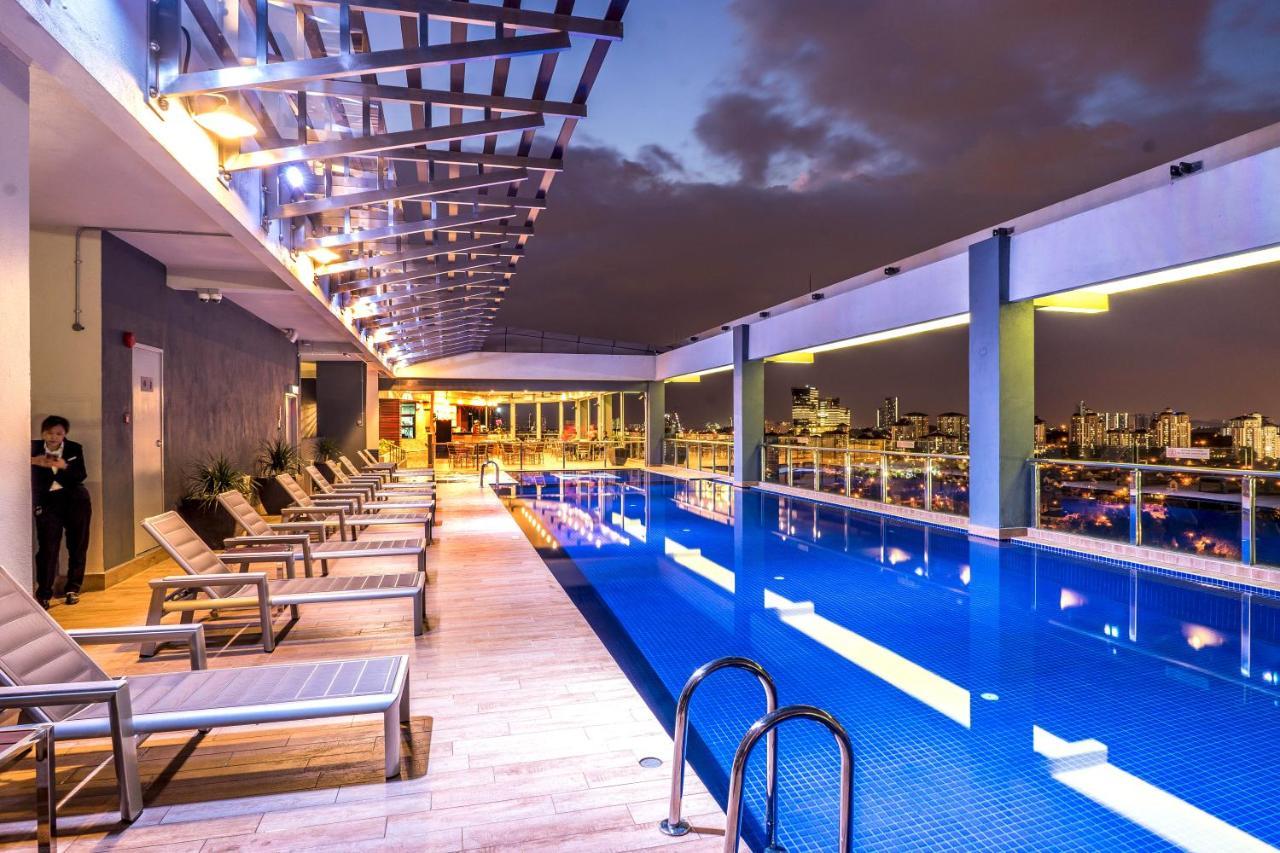 Zenith Hotel Putrajaya Exterior photo Rooftop pool at the hotel